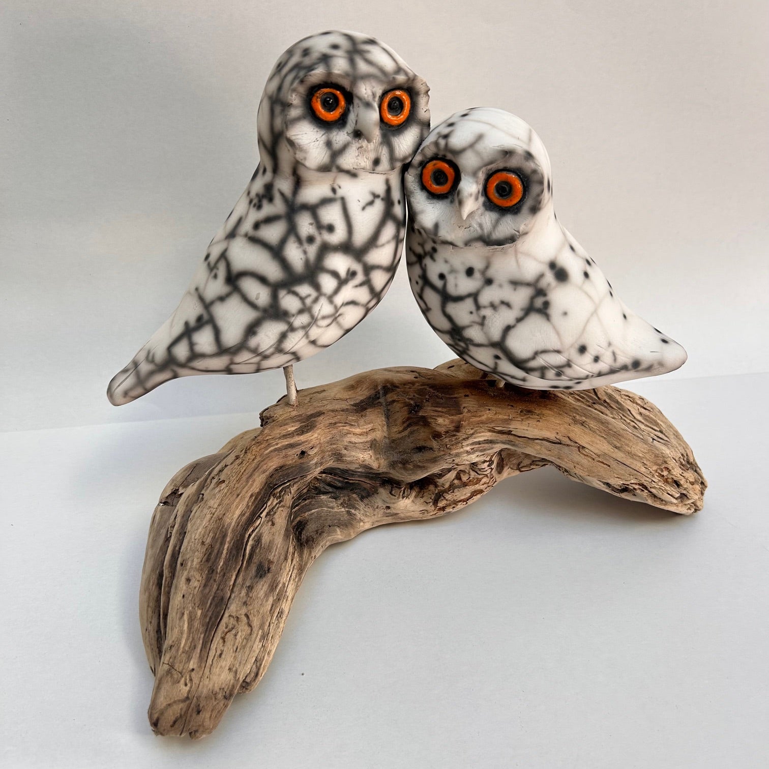 Frederique Delcourt Couple de chouettes Raku nu b