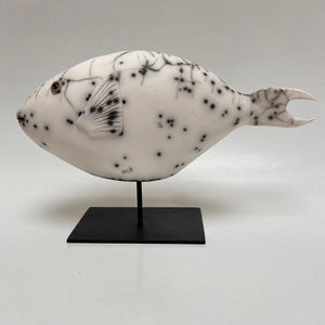 Frederique Delcourt Poisson perroquet porcelaine raku nu b